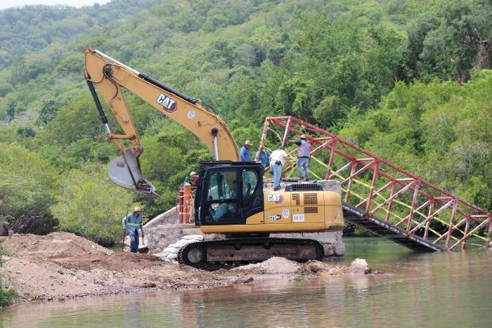 Realizan trabajos iniciales para recuperación del puente La Boquita
