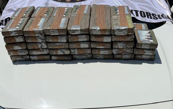 Aseguran 65 kilos de cocaína en Tecomán; hay 4 personas detenidas