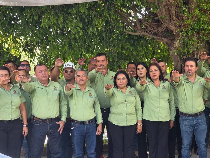 Dan respaldo a Jesús Verduzco González como líder del Sindicato de Trabajadores del Ayuntamiento de Minatitlán