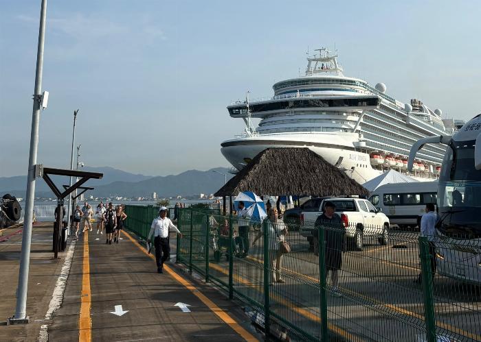 Ruby Princess arriba a Manzanillo abriendo la temporada 2026-2027 de cruceros