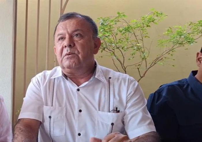 Denuncian que el alcalde de Minatitlán quiere crear un nuevo sindicato de trabajadores con sus familiares y amigos